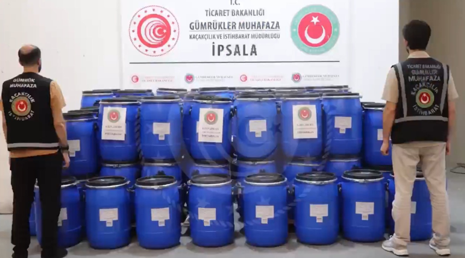Edirne İpsala Gümrük Kapısı’nda, Ticaret Bakanlığı Gümrük Muhafaza ekiplerinin gerçekleştirdiği dev operasyonda, piyasa değeri 3 milyar 25 milyon lira olan 4 ton 321 kilo pregabalin cinsi uyuşturucu madde ele geçirildi.